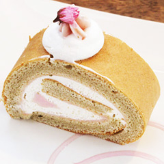 桜香るロールケーキ